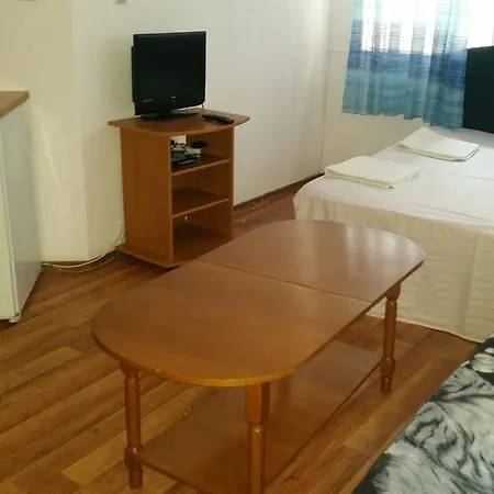 Jeni Apartment *